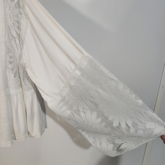 POL Women's White Lace Sleeve Top, Size Medium - Picture 2 of 8